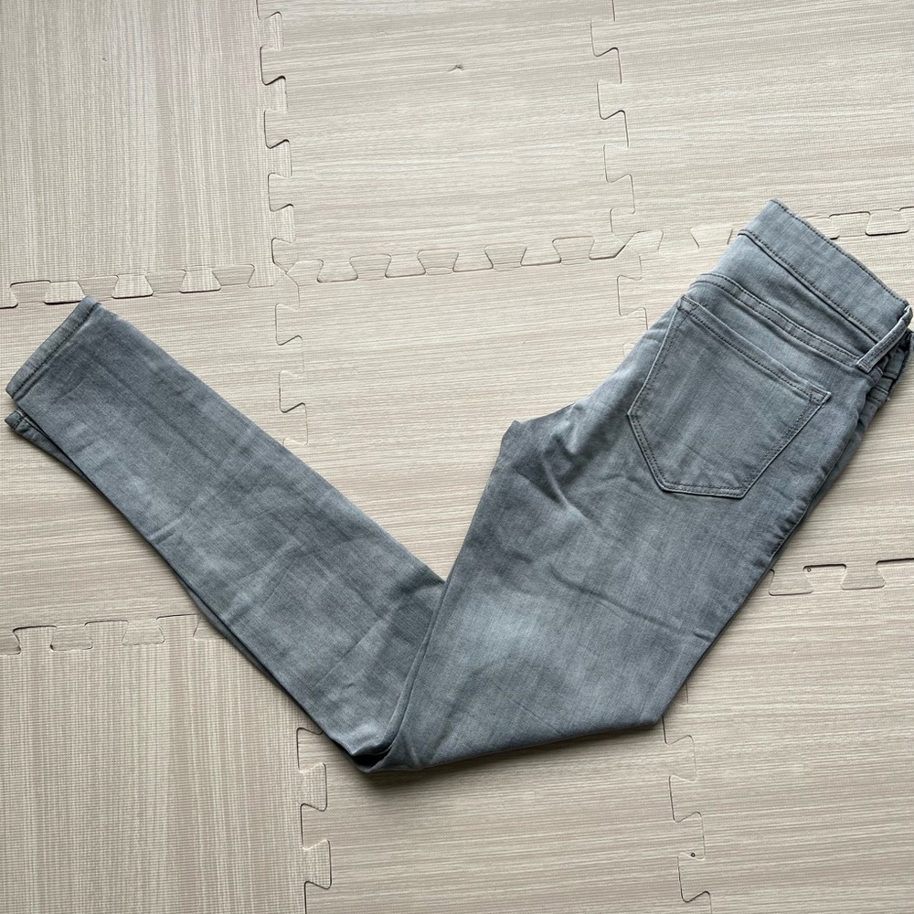 Old Navy rockstar mid-rise lightly distressed gray jeans size 0